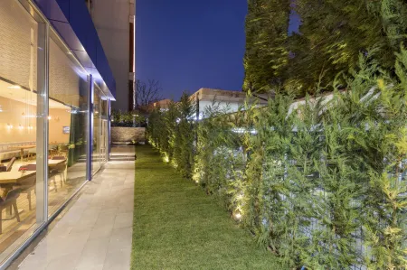 Hampton by Hilton Istanbul Atakoy Отели рядом с достопримечательностью «Музей авиации»