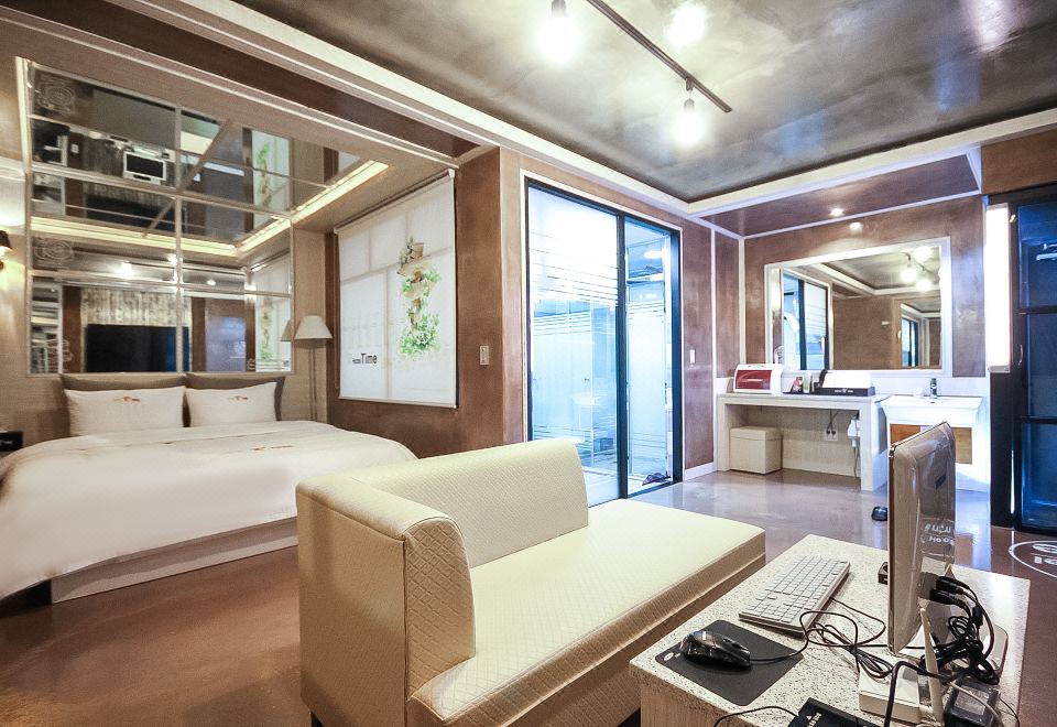 Time Hotel - Housity