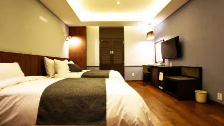 Karak Tourist Hotel