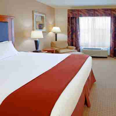 Holiday Inn Express & Suites Albany Airport Area - Latham Rooms