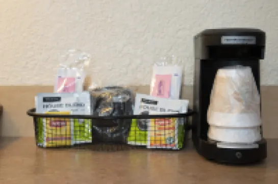 เรดรูฟอินน์ ดีทรอยต์ - โรสวิลล์/เซนต์แคลร์ชอร์ส