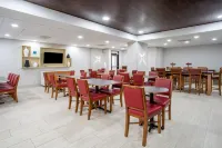홀리데이 인 익스프레스 & 스위트 포트 웨인 바이 IHG - 조식 운영