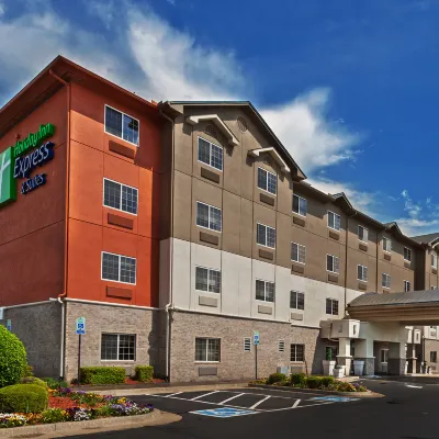Holiday Inn Express & Suites JENKS by IHG Hotels near Lighthouse Shopping Center