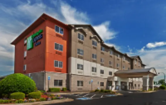 Holiday Inn Express & Suites JENKS by IHG