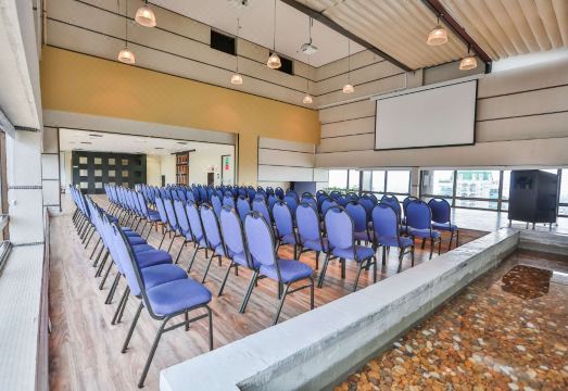 3. 래디슨 파울리스..