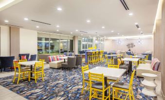 La Quinta Inn & Suites by Wyndham Dallas Duncanville