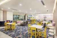 La Quinta Inn & Suites by Wyndham Dallas Duncanville - Wi-Fi