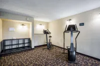 Quality Inn & Suites Lawrence - University Area - Gym