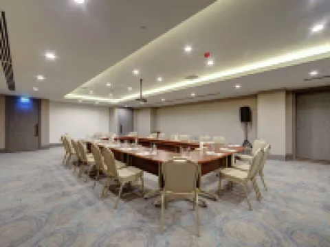 ダブルツリー バイ ヒルトン アダナ アダナのホテル