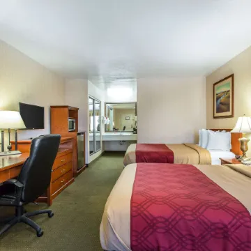 Econo Lodge Inn & Suites Riverside - Corona