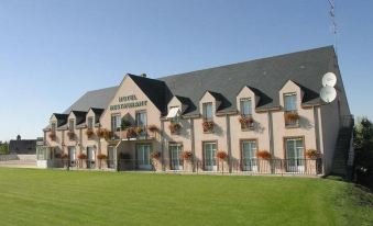 Logis Hotel Sully le Chateau