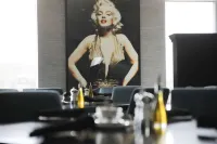 The Rewind West des Moines, Tapestry Collection by Hilton Hotels in West Des Moines