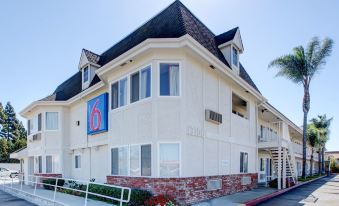 Motel 6 Westminster, CA - North