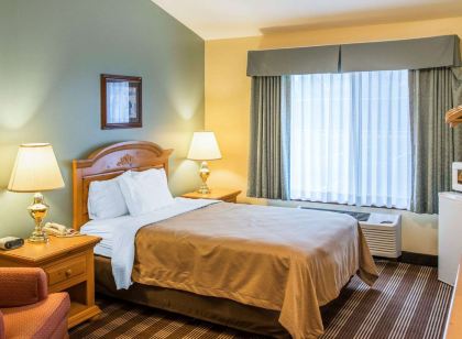 Econo Lodge Inn & Suites Eau Claire