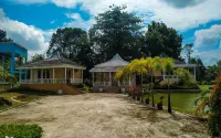 Ilaya Hotel and Resort Hotel dekat Pasar Tradisional Tanjung Batu