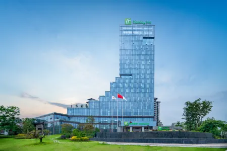 Holiday Inn Luzhou Longjian (Luzhou High Speed Railway Station)