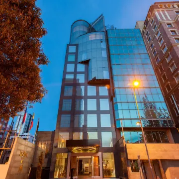 Le Parc Hotel, Beyond Stars