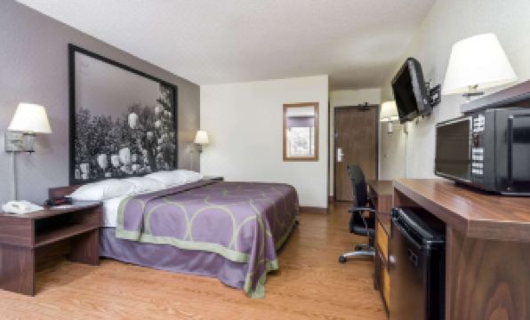 Super 8 by Wyndham Zanesville