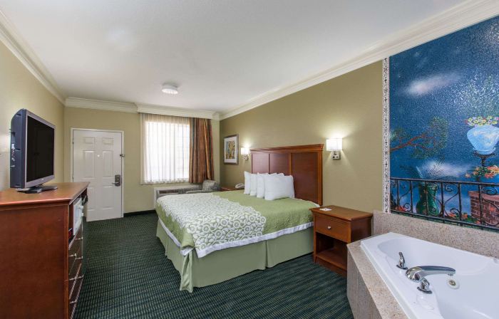 Days Inn & Suites by Wyndham Big Spring