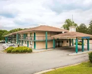 Rodeway Inn - parking