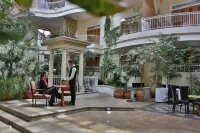 The Sefton Hotel di 