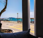 梅里頓旅館套房飯店 - 海景