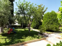 Elia Apartments - parking