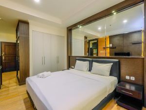 Fancy and Classic Studio Room at Bellezza Apartment