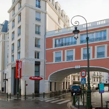 Residhome Puteaux la Defense Отели рядом со станцией La Defense Station
