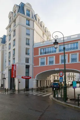 Residhome Puteaux la Defense Hotels in Puteaux