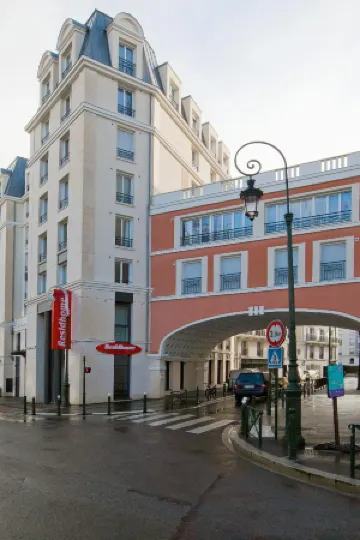 Residhome Puteaux la Defense Отели в г. Пюто