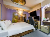 HOTEL AMANT Hotel dekat Pom Bensin Munbong