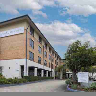 Mercure Brisbane Garden City Hotel Exterior