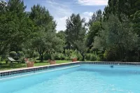 Le Domaine de Saint Veran Hotels in Plan-d'Orgon