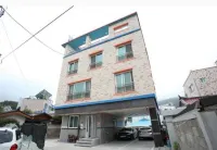 Samcheok Solbada Pension (Right in Front of Yonghwa Beach)