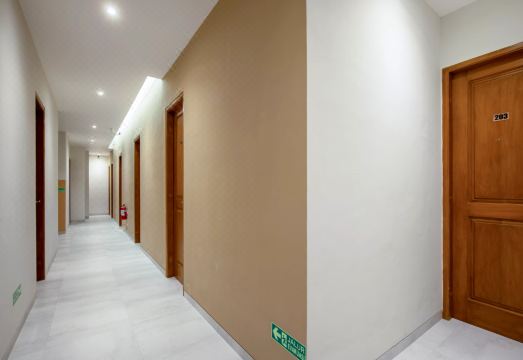 모노 코리빙 응아겔, 수라바야 썸네일