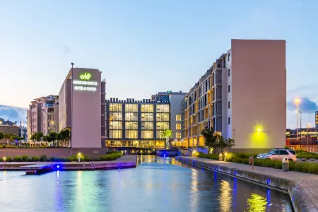 Aha Harbour Bridge Hotel & Suites