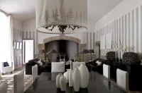 Chateau de Lissac Hotels in Turenne