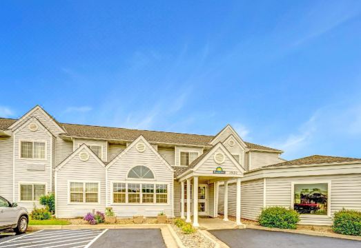 데이즈 인 바이 윈덤 패리보