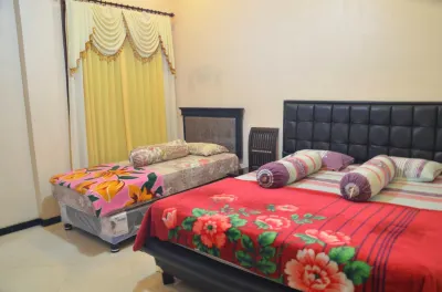 Hotel Ratna Hotel dekat GOR Tuban Playground Anak