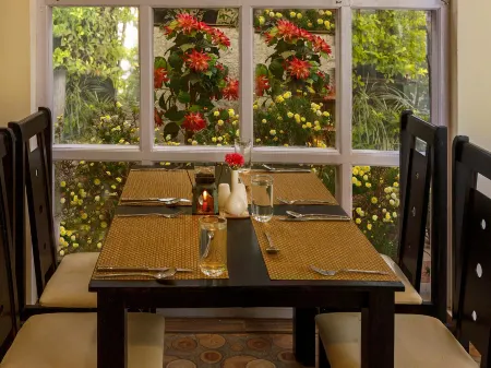 Rosewood by Nature Resorts and Stays Отели в г. Ути