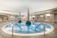 Crowne Plaza KEARNEY by IHG - piscina
