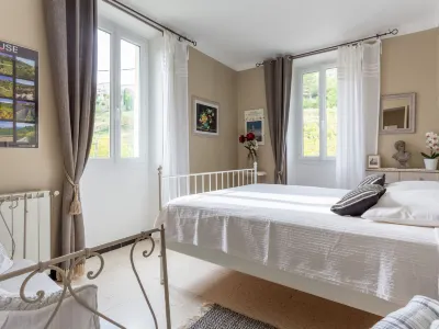 Le Cèdre Hotels near Ménerbes