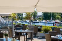 Captain's Club Hotel & Spa Hotels in Christchurch