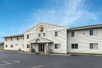 Super 8 by Wyndham Hamilton Hotels in Victor