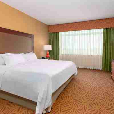 Embassy Suites by Hilton Omaha la Vista Hotel & Conference Center Rooms