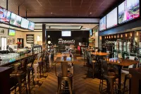 Carriage House Hotel and Conference Centre - bar