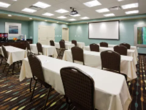 Hampton Inn & Suites Minneapolis West/Minnetonka Hotels in Minnetonka