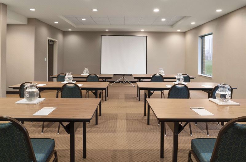 Hampton Inn Lincoln Airport photo 4