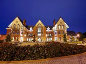PortAventura Lucy's Mansion - Includes unlimited access & Express to PortAventura & Ferrari Land